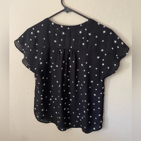Size XS Banana Republic lightweight short-sleeved top, black w/white stars - Picture 2 of 5
